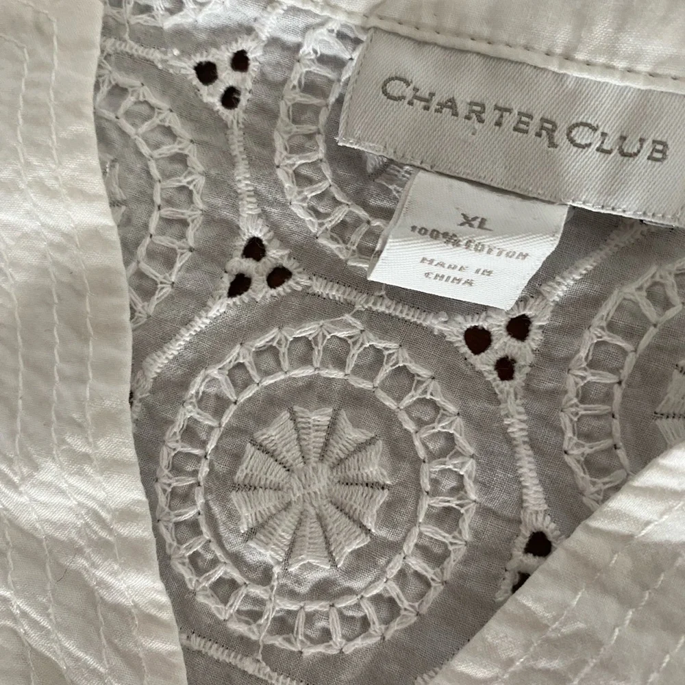 Embroidered top - Picture 7 of 10